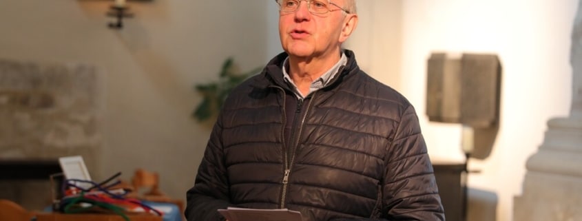 Gedanken für den Weg: Der Auftakt zur „kleinen Auszeit vom Alltag“ erfolgte in der Romanischen Kapelle im Schottenstift mit einem Kurzimpuls von Br. Hans Leidenmühler OSFS. © ÖOK/ml
